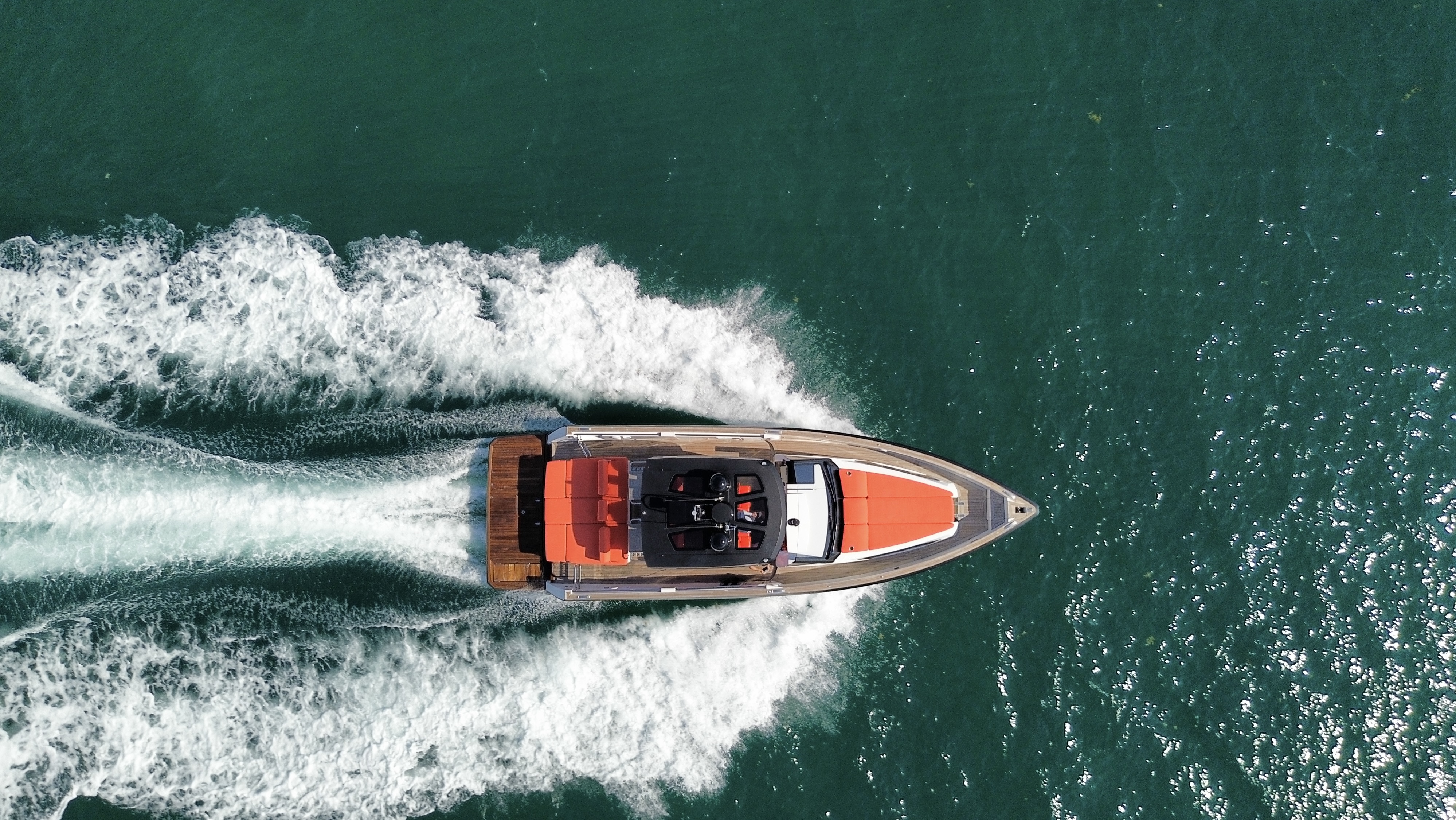 Yacht Photo 6